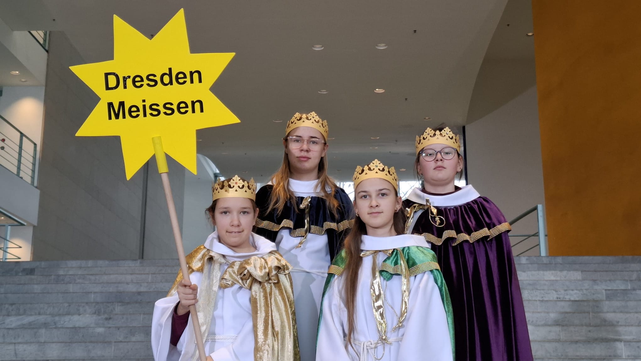 Sternsinger der Pfarrei St. Benno Meißen im Kanzleramt in Berlin - im Auftrag des Bistums Dresden Meißen unterwegs... 6
