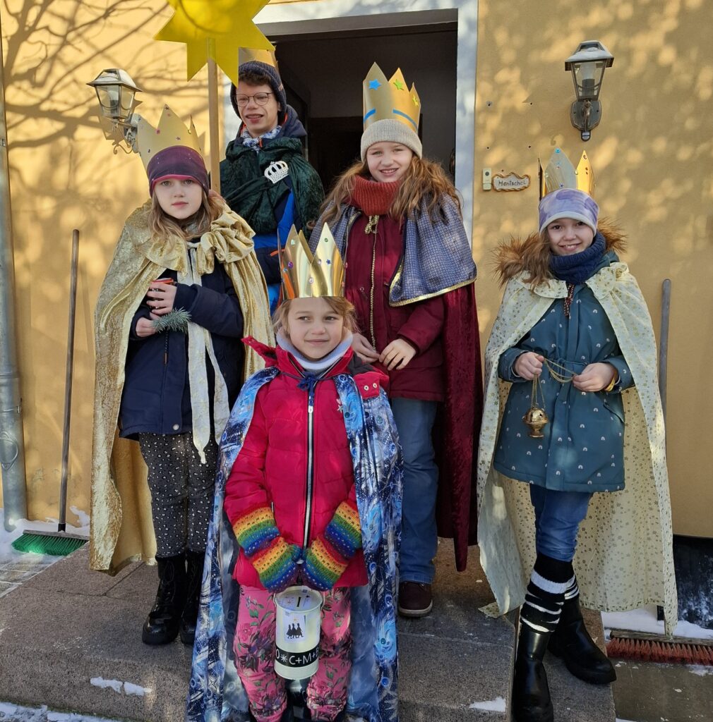 Sternsinger unterwegs - und in den Abschluss- Gottesdiensten 3