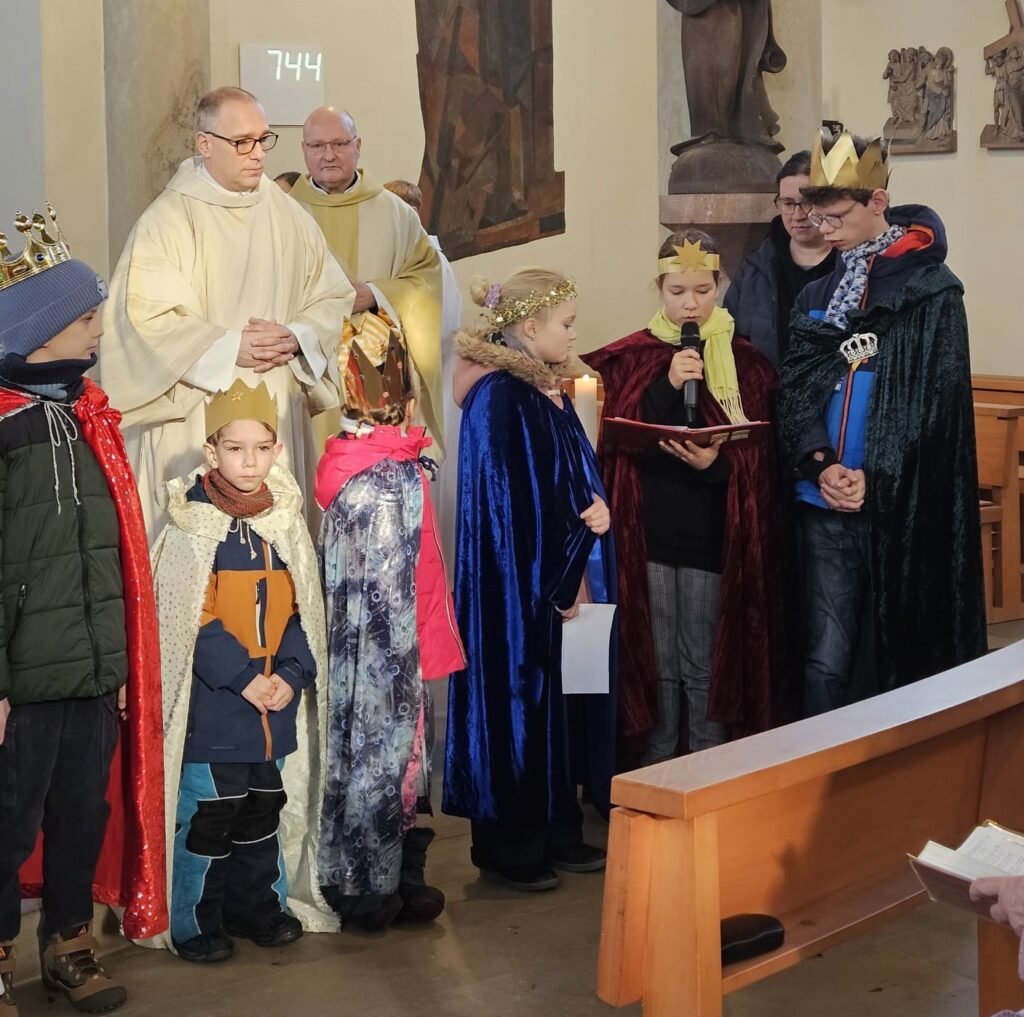 Sternsinger unterwegs - und in den Abschluss- Gottesdiensten 6