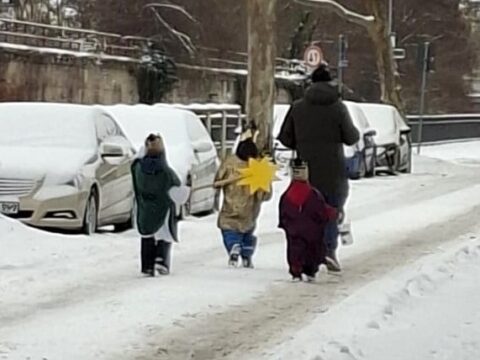 Sternsinger unterwegs - und in den Abschluss- Gottesdiensten 1