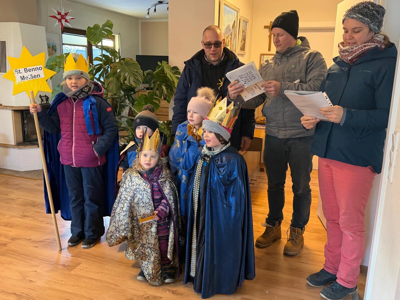 Sternsinger unterwegs - und in den Abschluss- Gottesdiensten 2