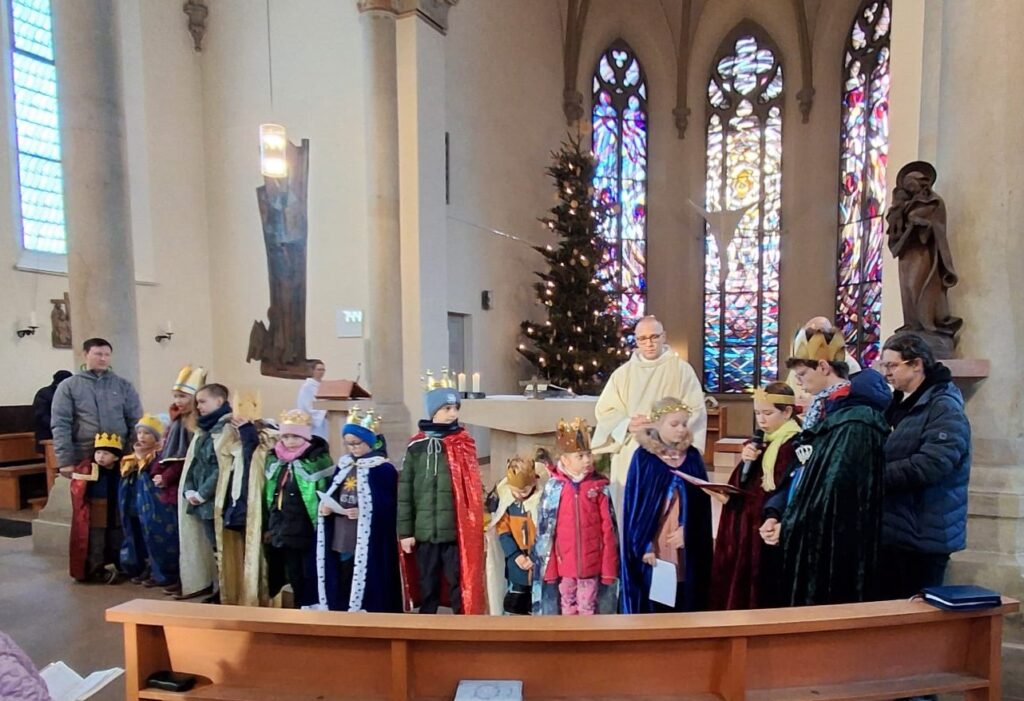 Sternsinger unterwegs - und in den Abschluss- Gottesdiensten 10