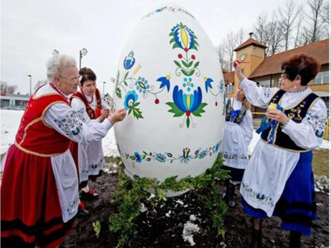 MONATSBRIEF April 2026 FÜR SENIORINNEN UND SENIOREN 1 MONATSBRIEF April 2026 FÜR SENIORINNEN UND SENIOREN 1