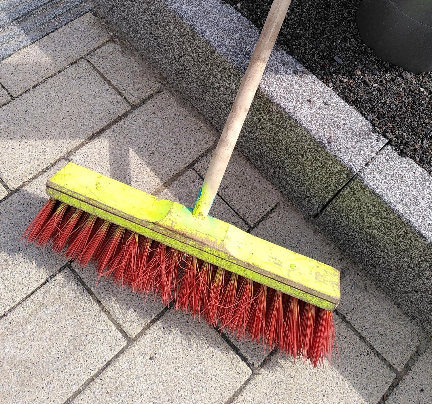 Arbeitseinsatz rund um die St. Benno Kirche Meißen - 09.05. 2026 1